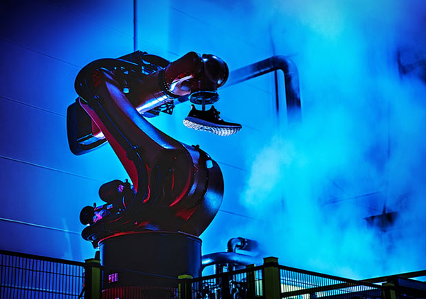 Thử nghiệm nhà máy robot Adidas Abandons tại Mỹ, Châu Âu