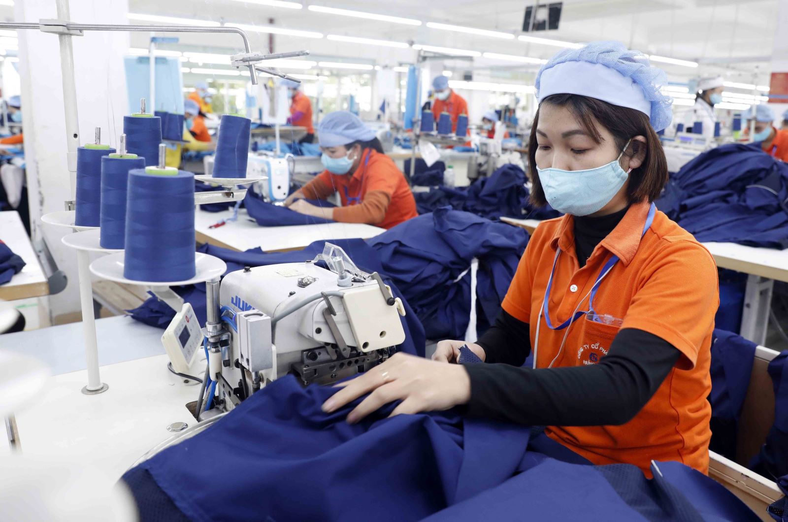 Tình hình ngành công nghiệp dệt may ở Việt Nam.